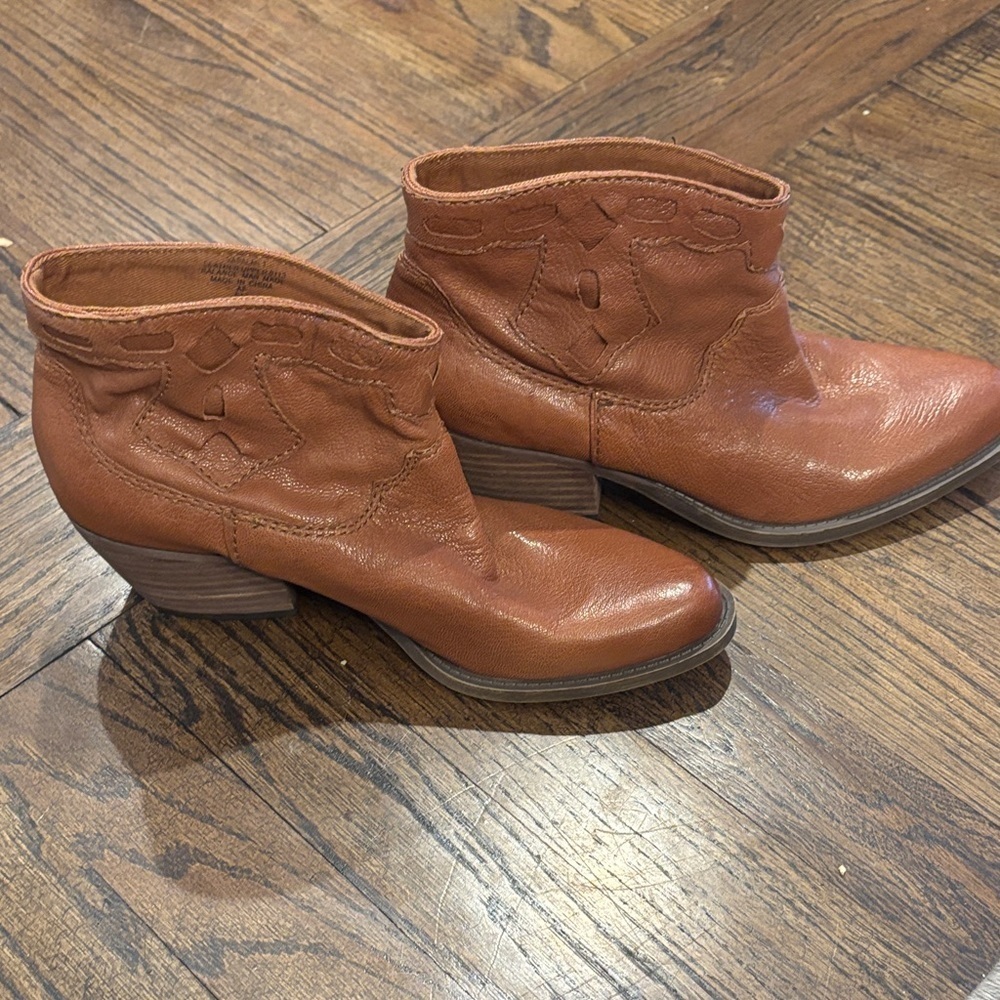 Nine West 6M booties Vintage American Ankle boots leather Cowboy Boho RARE